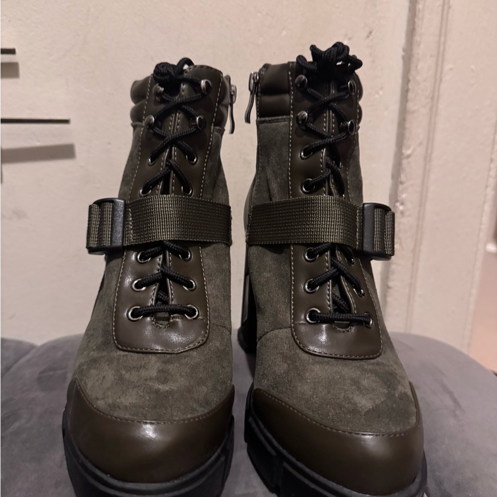 Dark Olive Green Lace-Up Boots Size 8